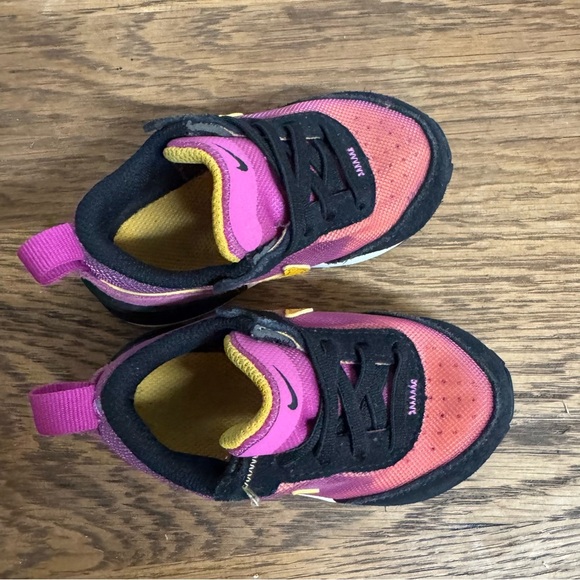 Youth Nike Waffle One Pink/Gold Sneakers Sz 5C Athletic Gym - Picture 5 of 8